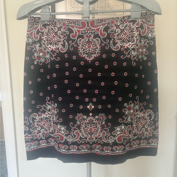 Talbots 10P Red White Blue Floral Paisley Bandana Lined Side Zip Straight Skirt - Picture 2 of 3